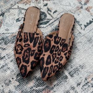 Crown Leopard Print Women's Flats